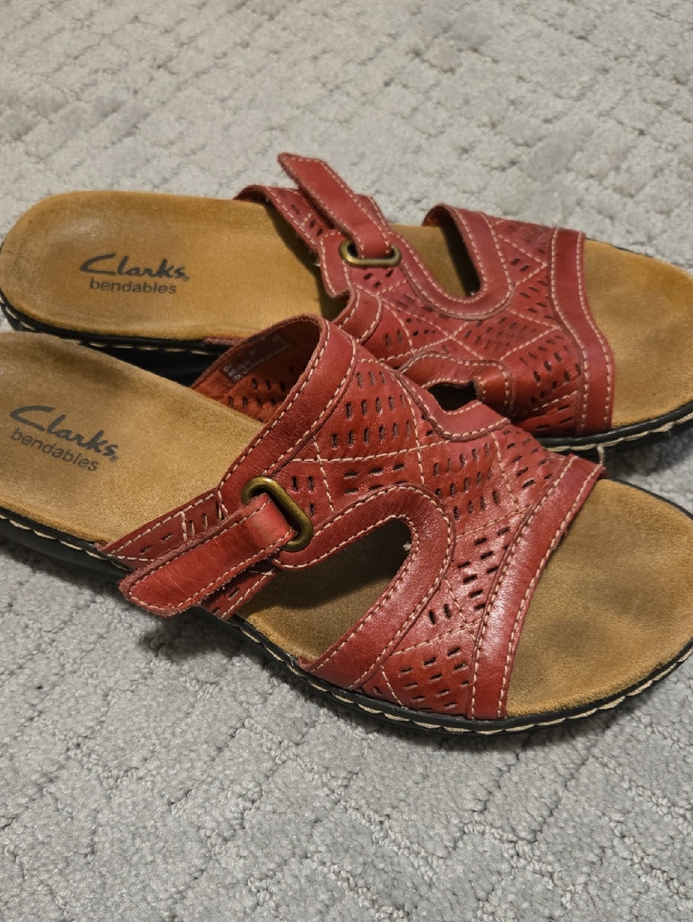 Clark's Bendable Strappy Slip On Sandal